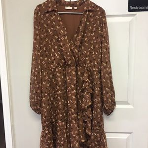 Eva Mendes long sleeve dress